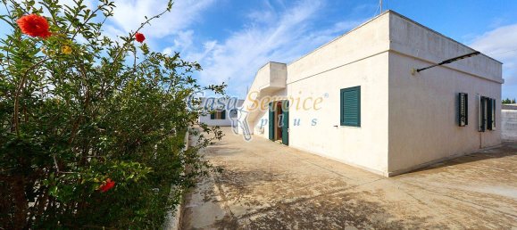 Дом с 5 спальнями в Gallipoli, Италия № 222005 7