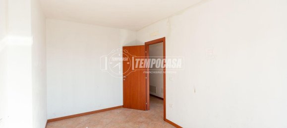 Квартира с 4 комнатами в Брешиа, Италия № 3128 17