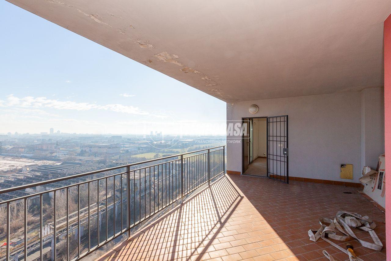 Квартира с 4 комнатами в Брешиа, Италия № 3128