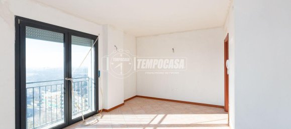 Квартира с 4 комнатами в Брешиа, Италия № 3128 12