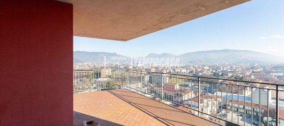 Квартира с 4 комнатами в Брешиа, Италия № 3128 5