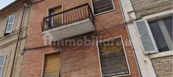 2 bedrooms House in Petriolo, Italy No. 262632 4