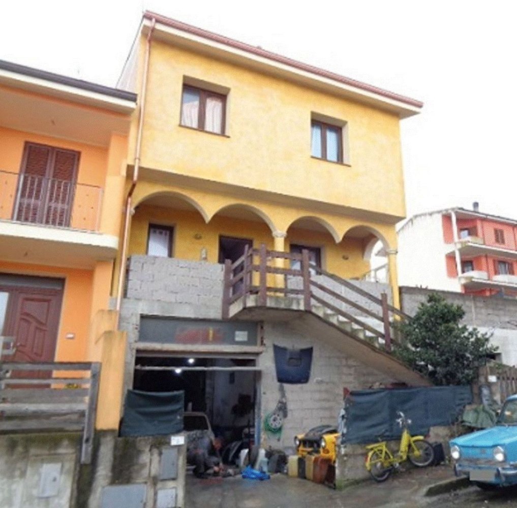 6 rooms House in Villanova Monteleone, Italy No. 164821