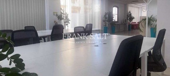 Офис 235м² в Слима, Мальта № 12989 11