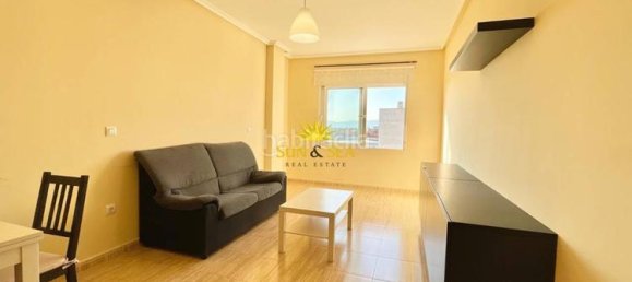 Apartamento de 3 dormitorios en Alicante, Spain No. 167733 3