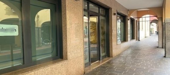 1000m² Building in Piove di Sacco, Italy No. 154932 11