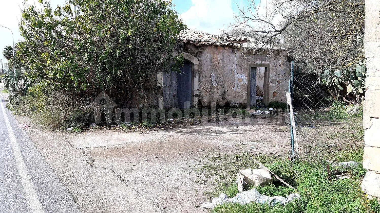 4 bedrooms Villa in Vittoria, Italy No. 192767