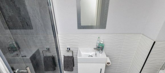 2 bedrooms Apartment in Redhill, United Kingdom No. 12316 11