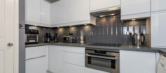 2 bedrooms Apartment in Redhill, United Kingdom No. 12316 3