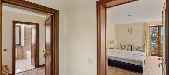 31 bedroom House in Passignano sul Trasimeno, Italy No. 57844 24