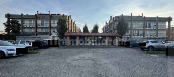 1 bedroom Apartment in Cardano al Campo, Italy No. 3208 5