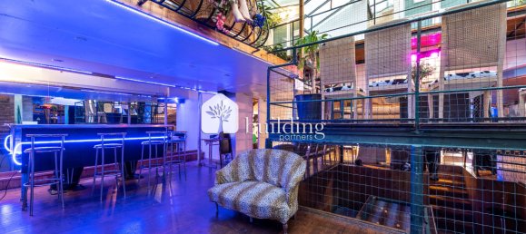 4 bedrooms Apartment in Paris, France No. 179888 15