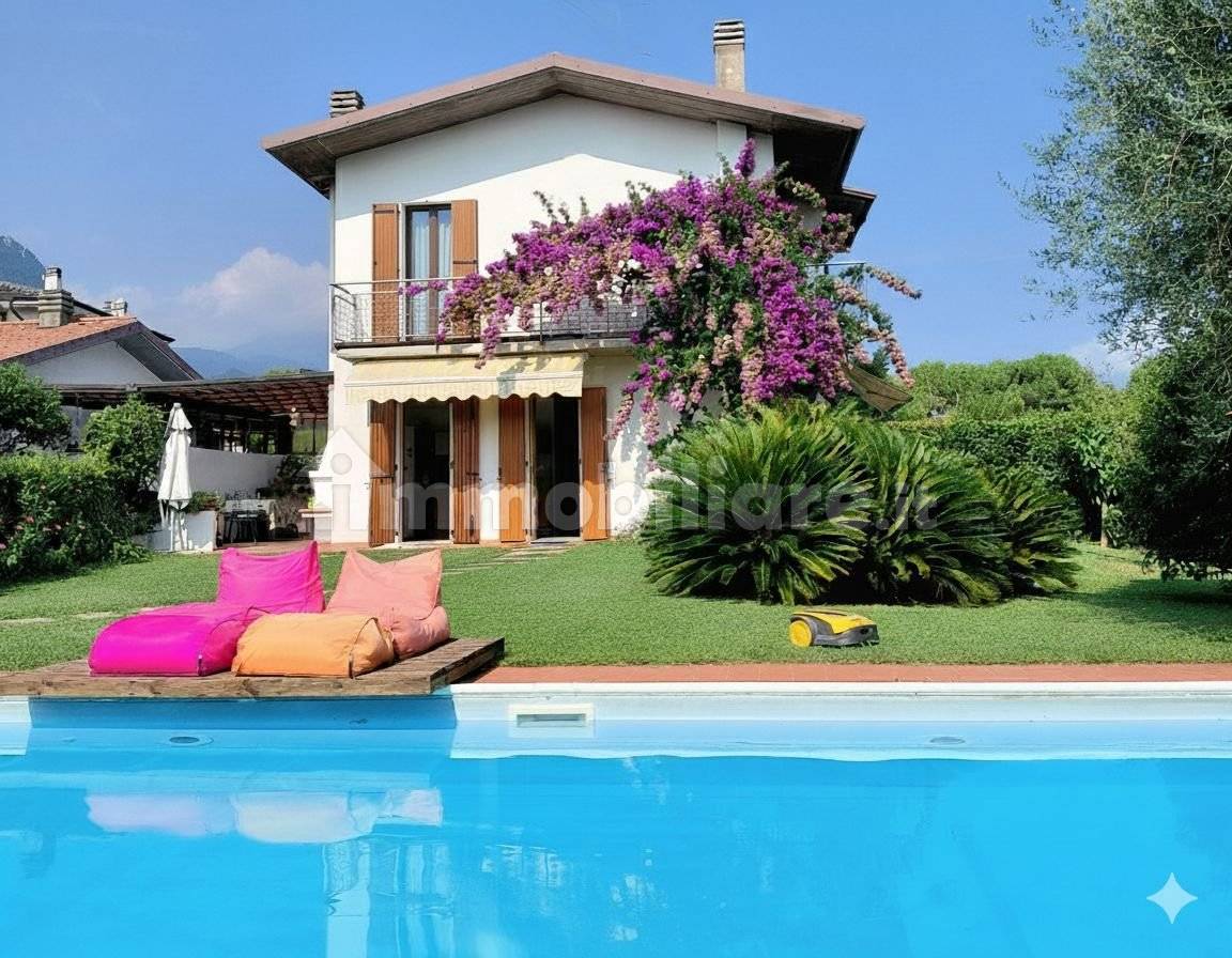 3 bedrooms House in Toscolano Maderno, Italy No. 355734