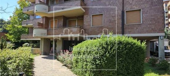 2 Schlafzimmer Wohnung in Varese, Italy, Nr. 345861 4