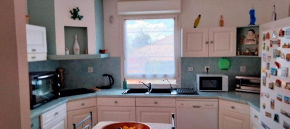 3 bedrooms House in Regusse, France No. 281441 6