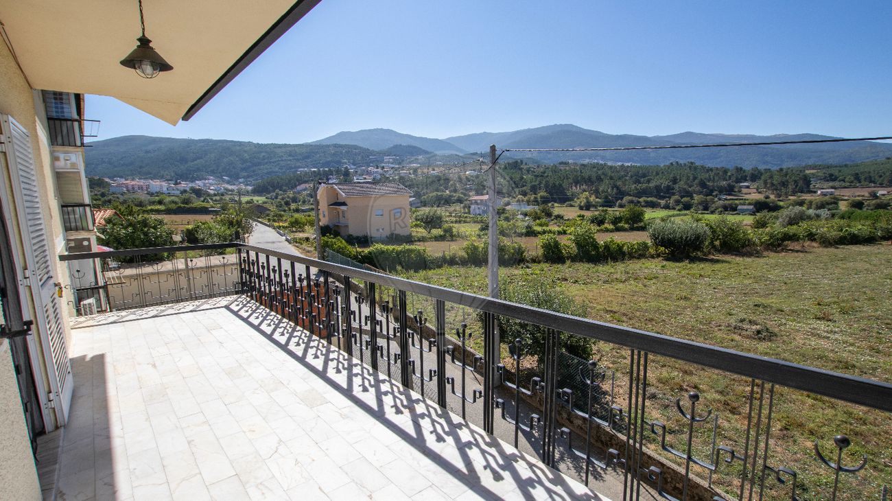 3 bedrooms House in Seia, Portugal No. 20004