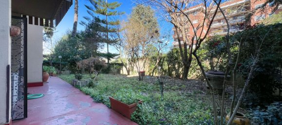 5 rooms Apartment in Rome, Italy No. 28237 2