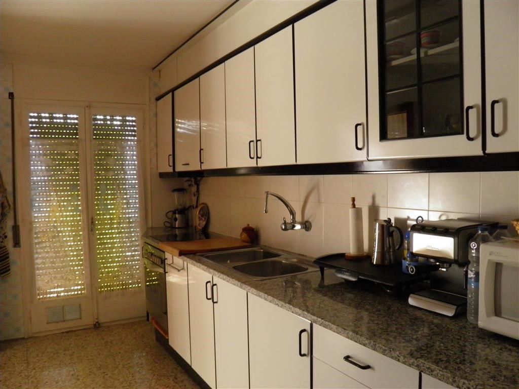 Apartamento de 4 dormitorios en Torelló, Spain No. 187163