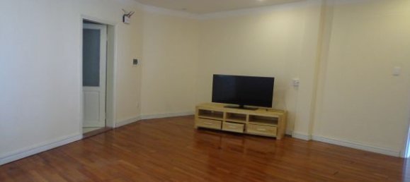 3 bedrooms Apartment in Tay Ho, Vietnam No. 6538 10