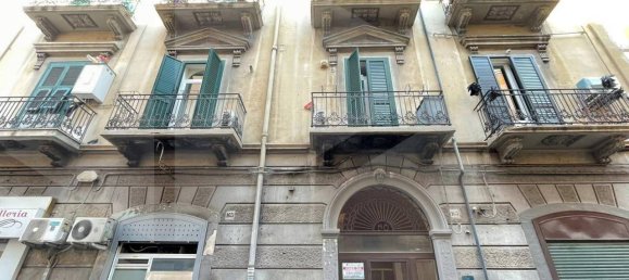 2-salle Appartement à Bari, Italy No. 27130 5