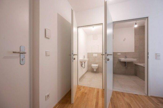 4غرفة شقة في Wahring, Austria رقم 130975