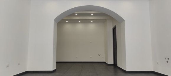 68m² Commercial property in Imola, Italy No. 334272 3