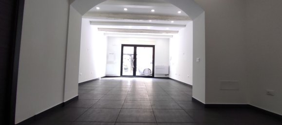 68m² Commercial property in Imola, Italy No. 334272 9