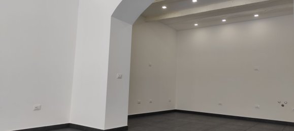 68m² Commercial property in Imola, Italy No. 334272 6