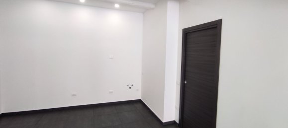 68m² Commercial property in Imola, Italy No. 334272 13
