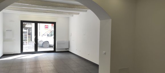 68m² Commercial property in Imola, Italy No. 334272 10