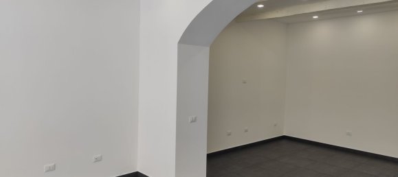 68m² Commercial property in Imola, Italy No. 334272 5