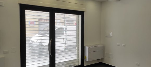 68m² Commercial property in Imola, Italy No. 334272 19