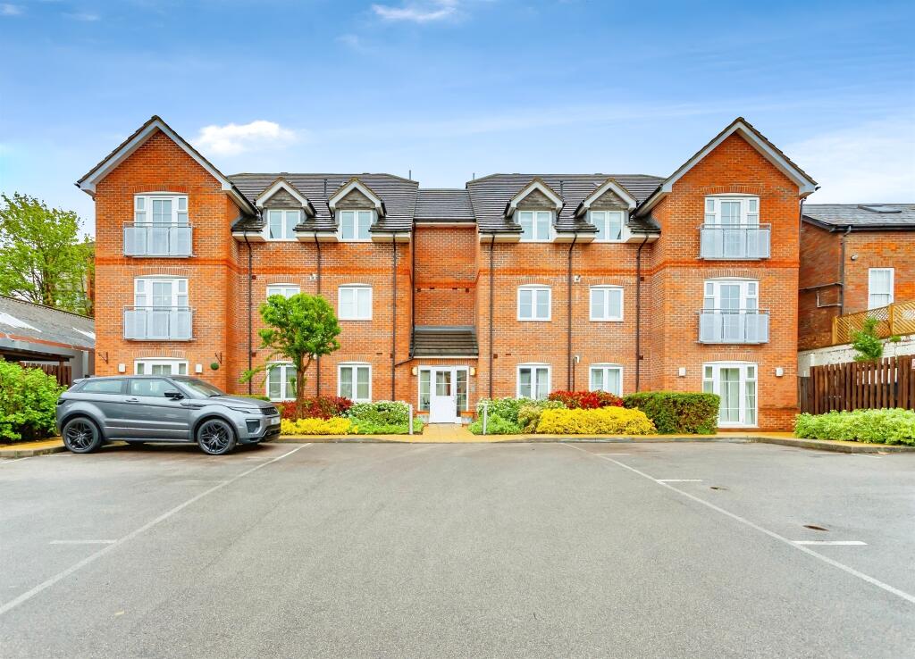 2 bedrooms Apartment in Bushey, United Kingdom No. 6223