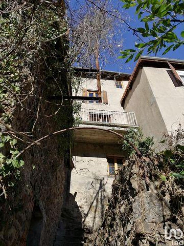 3 bedrooms House in Thiers, France No. 3861