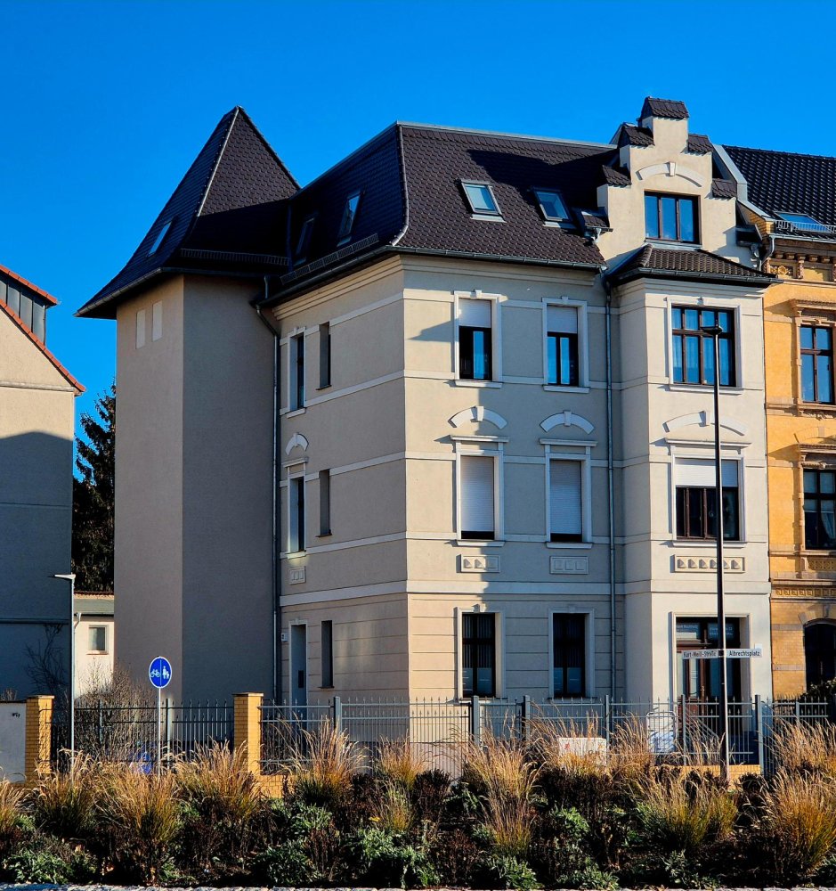 22 rooms Building in Saxony-Anhalt, Germany No. 163681