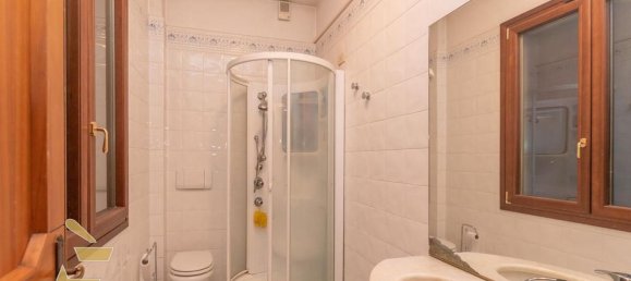 7-salle Villa à Pietra Marazzi, Italy No. 216223 20