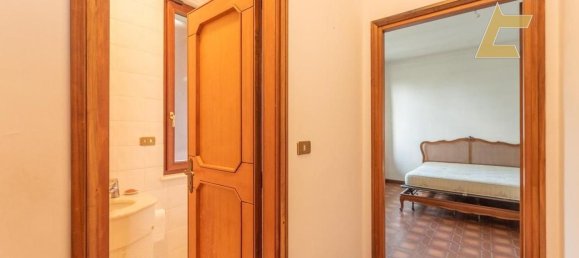 7-salle Villa à Pietra Marazzi, Italy No. 216223 26