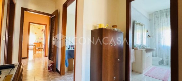 6 rooms Apartment in Pescara, Italy No. 24894 8