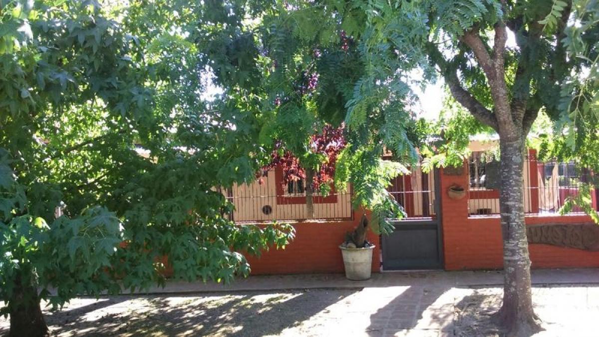 3 bedrooms House in Mar del Plata, Argentina No. 100883