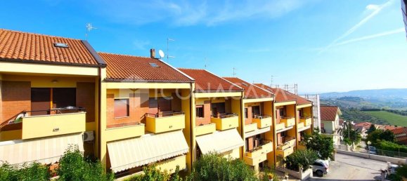 8 rooms House in Spoltore, Italy No. 29345 24