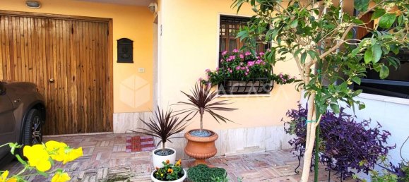 8 rooms House in Spoltore, Italy No. 29345 22