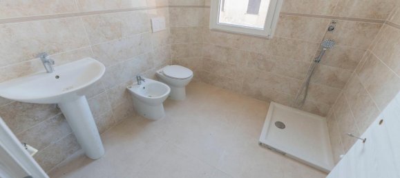 Apartamento de 3 divisões em Bondeno, Italy N.º 30158 4