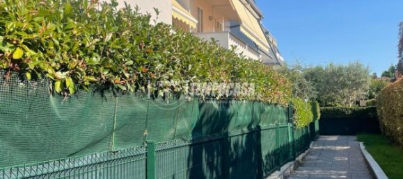 Квартира с 3 комнатами в Дезио, Италия № 274463 13