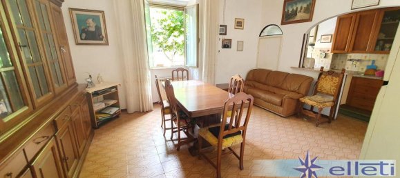 4 rooms Apartment in Massa, Italy No. 237622 4
