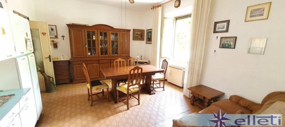 4 rooms Apartment in Massa, Italy No. 237622 2