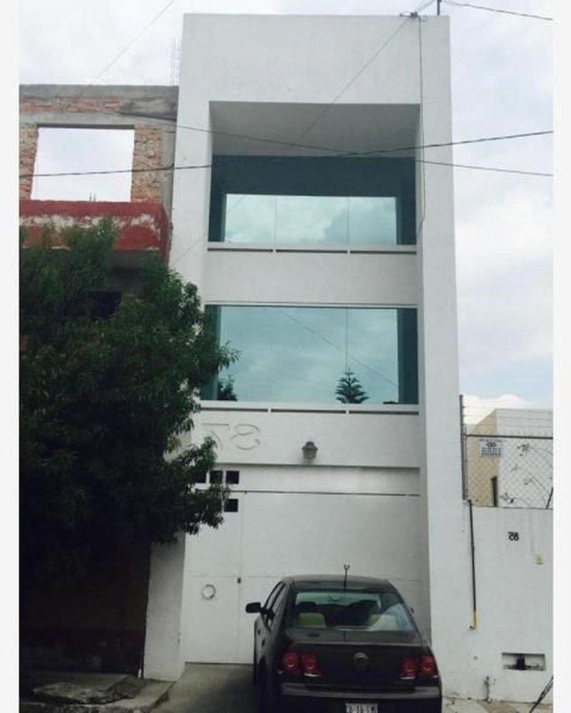  Building in Queretaro, Mexico No. 201079