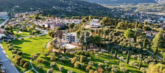 3-salle Penthouse à Salò, Italy No. 18525 14