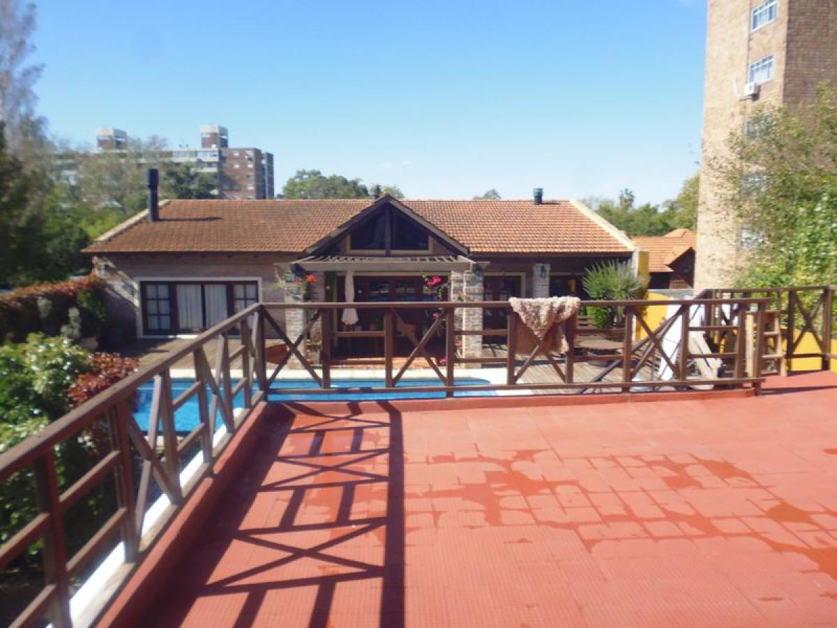 3 bedrooms House in Montevideo, Uruguay No. 8352