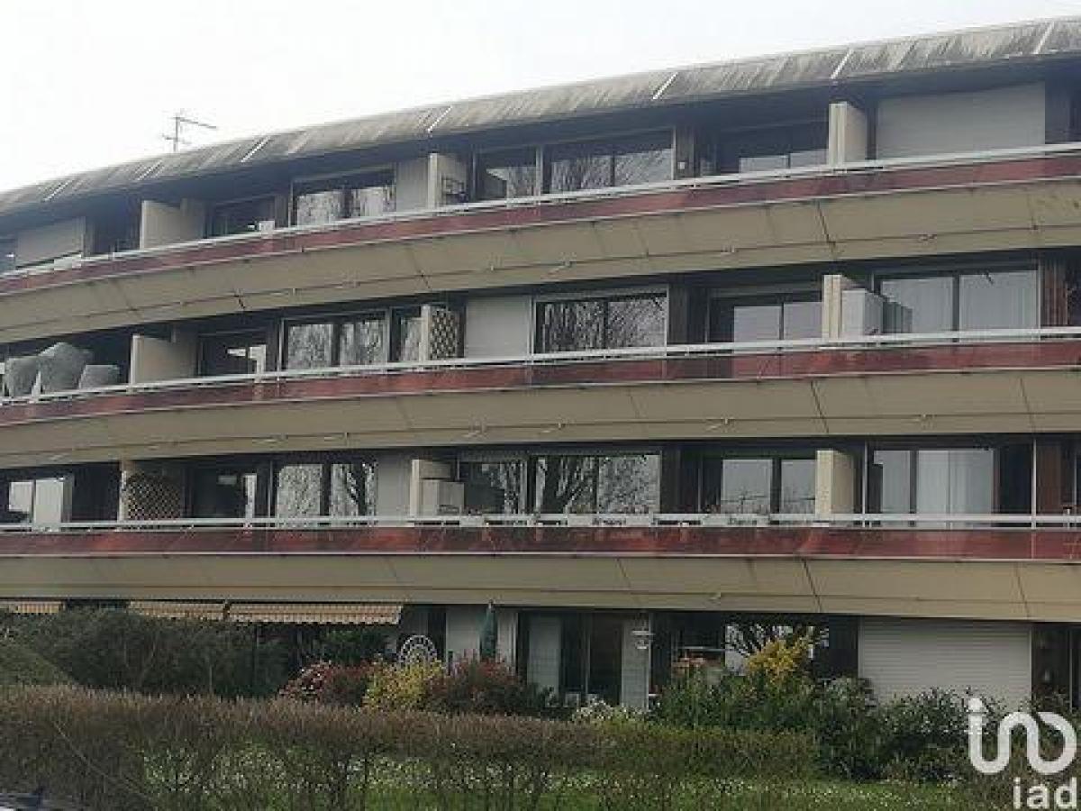 Condominio de 3 dormitorios en Crosne, France No. 22861