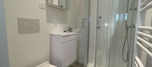 3 bedrooms House in Poissy, France No. 188384 10